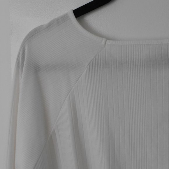 White Peasant Style Guess Top Size L - Picture 6 of 9